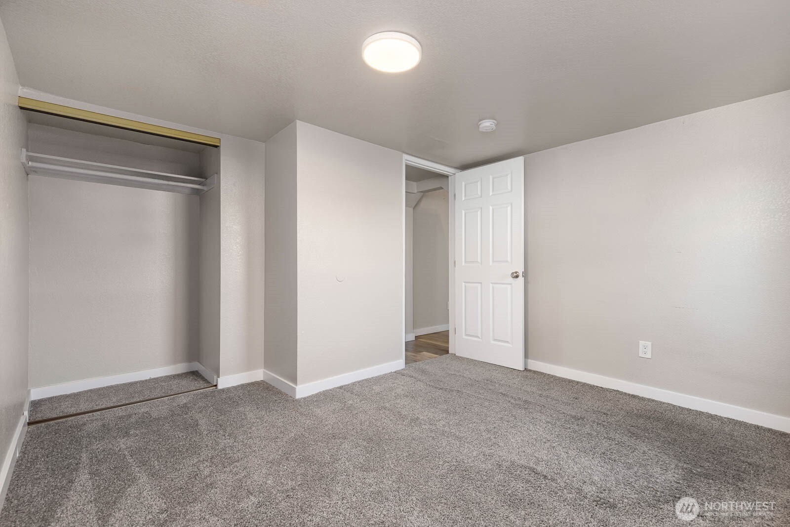 9807 Park Avenue Property Photo 9