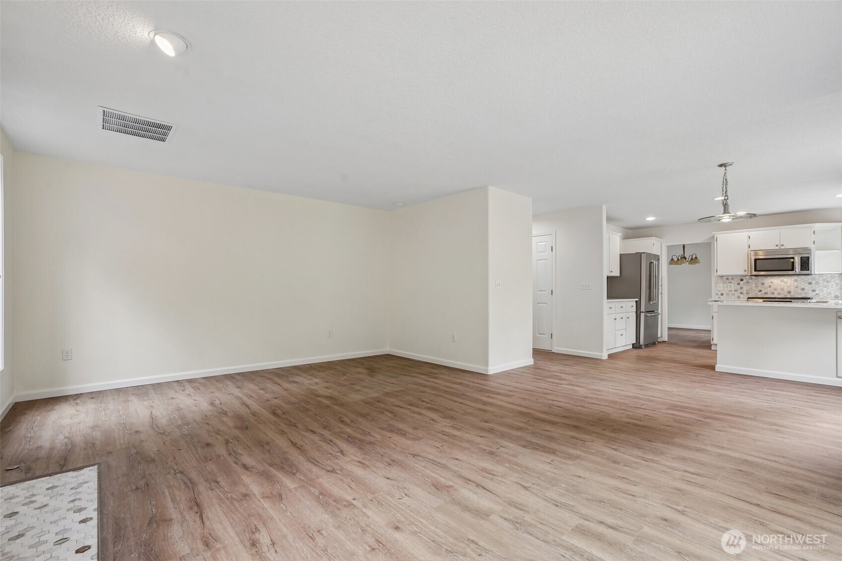 2111 Nw Willow Drive Property Photo 10