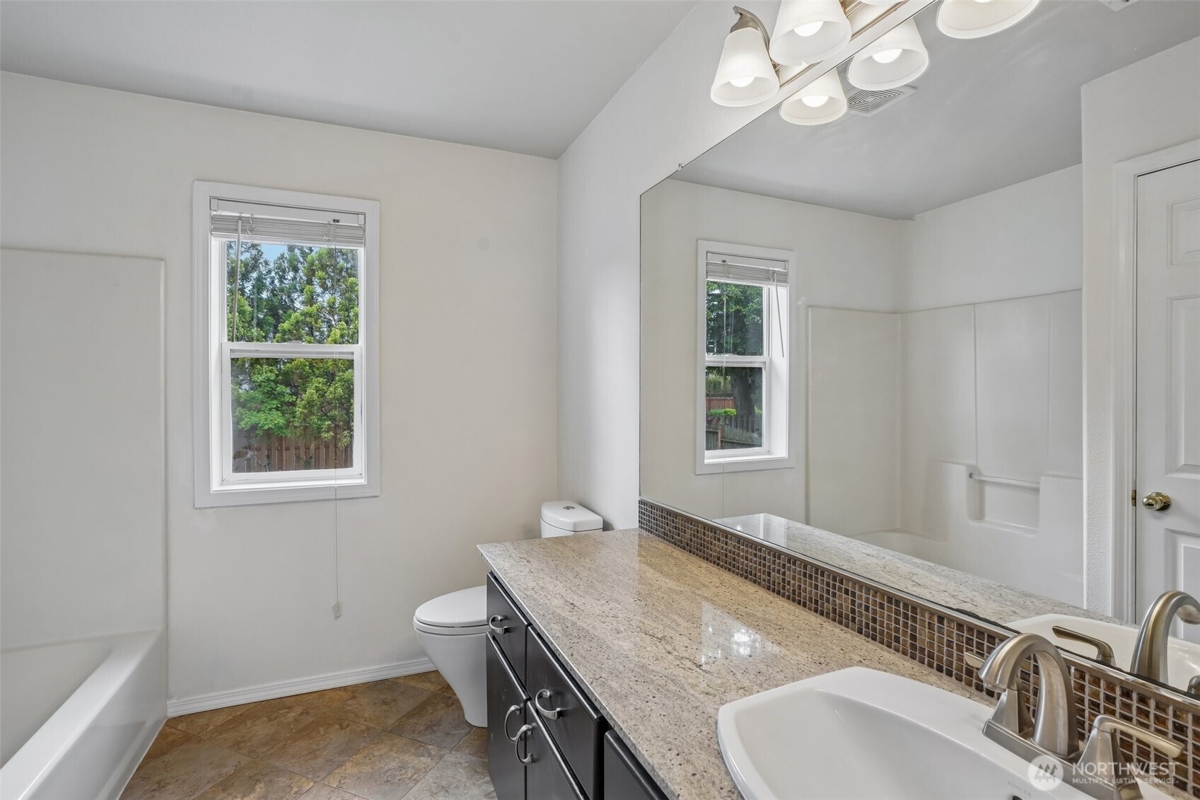 2111 Nw Willow Drive Property Photo 35