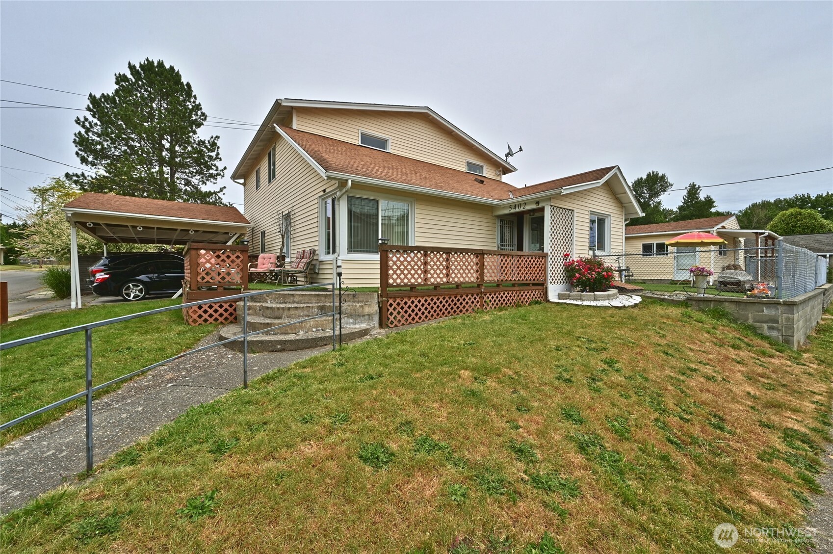 5402 S Cloverdale Street Property Photo 7