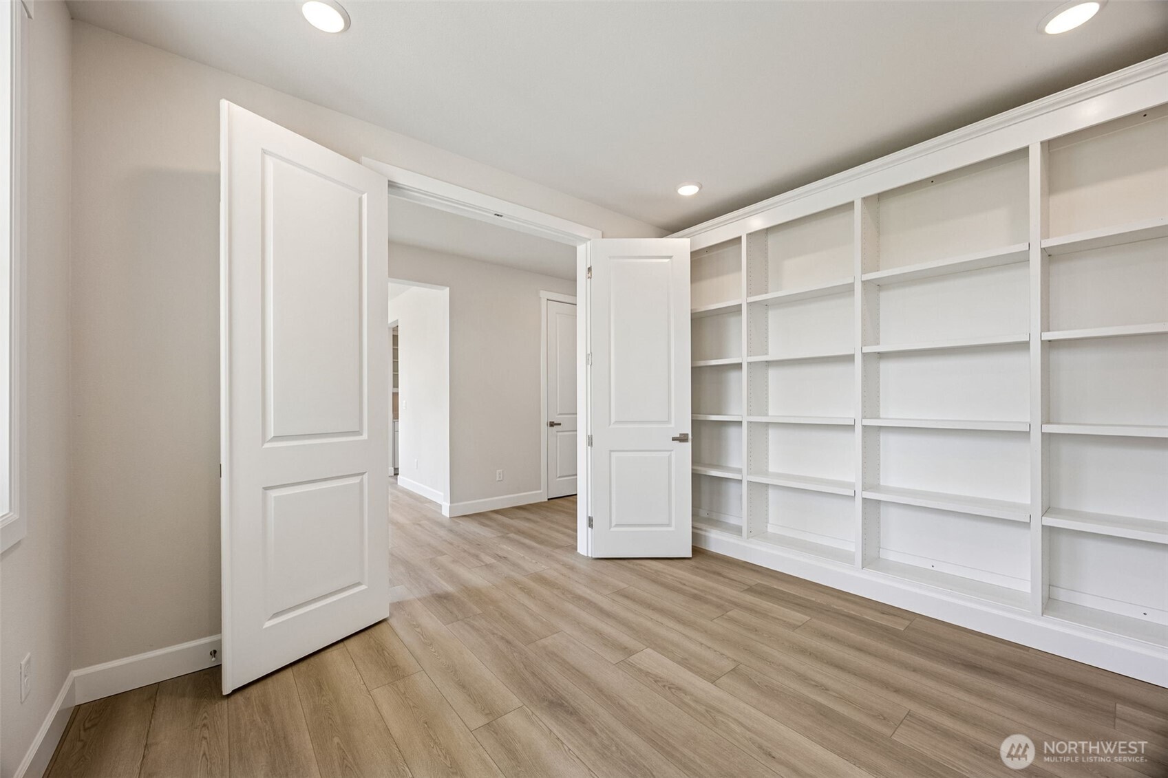 13712 100th Street 210 Property Photo 5