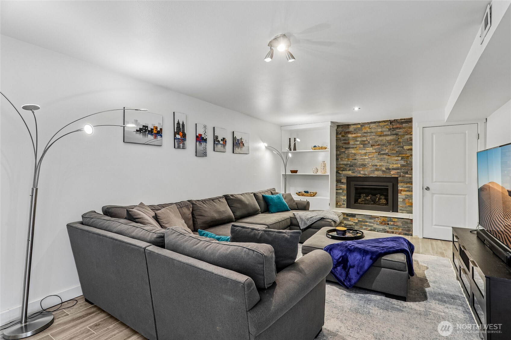 16208 48th Avenue Property Photo 17