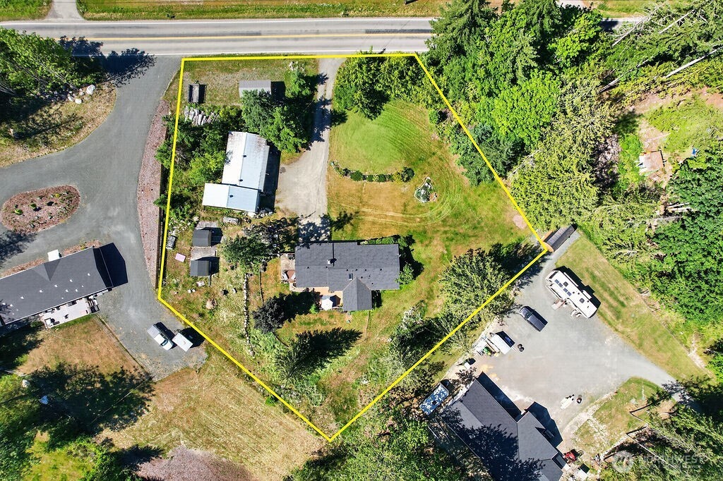 2573 Deer Park Road Property Photo 3