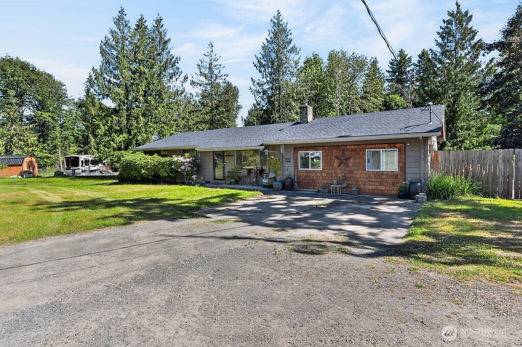 2573 Deer Park Road Property Photo 4
