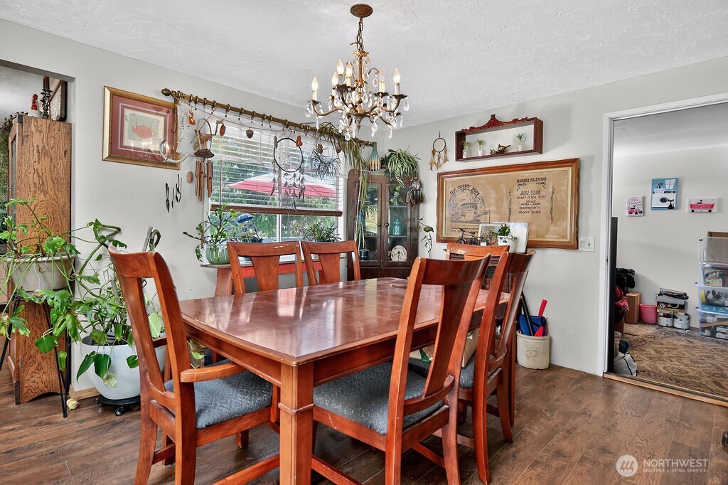 2573 Deer Park Road Property Photo 9