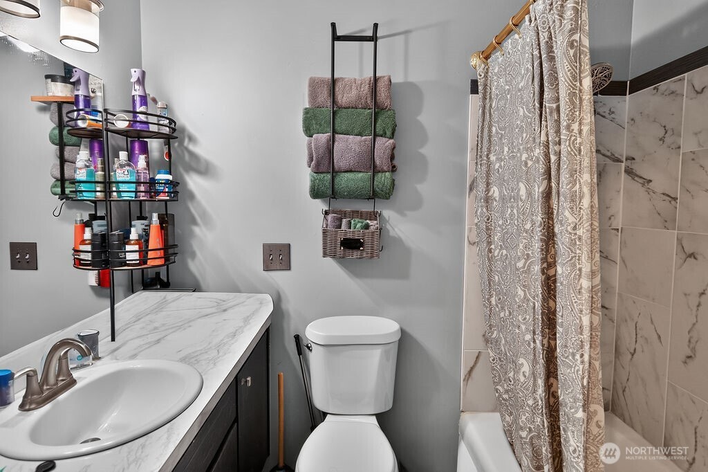 2573 Deer Park Road Property Photo 19