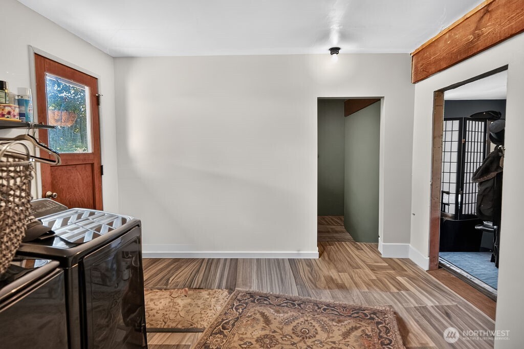 2573 Deer Park Road Property Photo 20