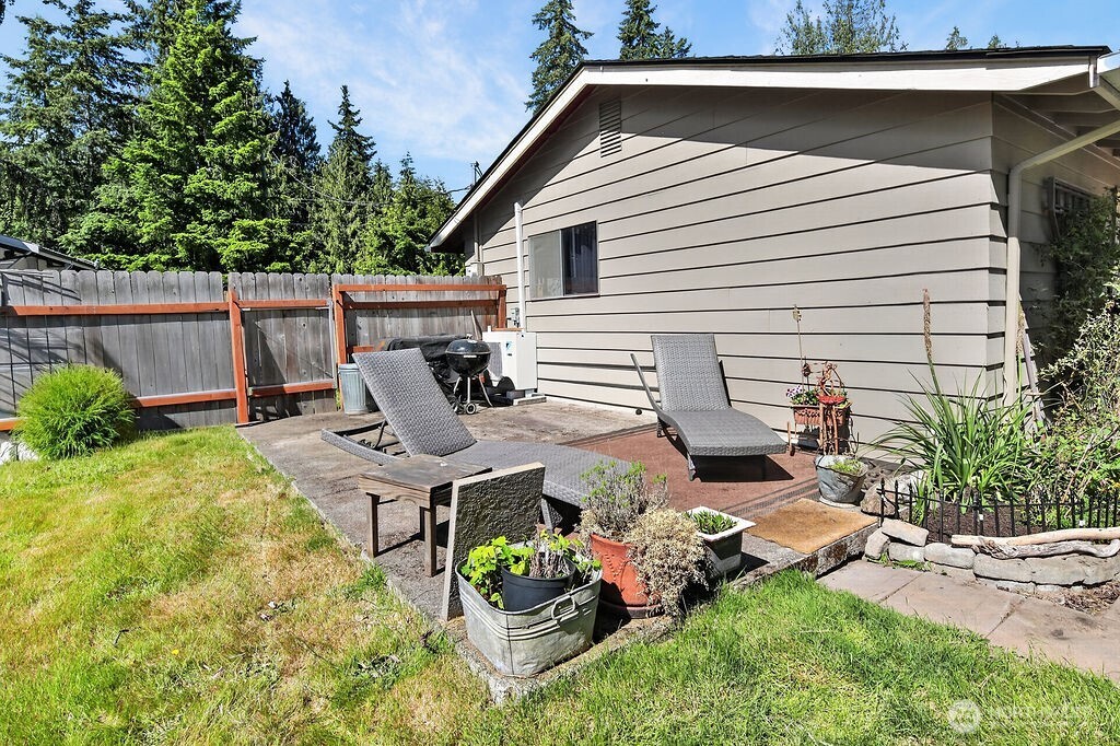 2573 Deer Park Road Property Photo 23