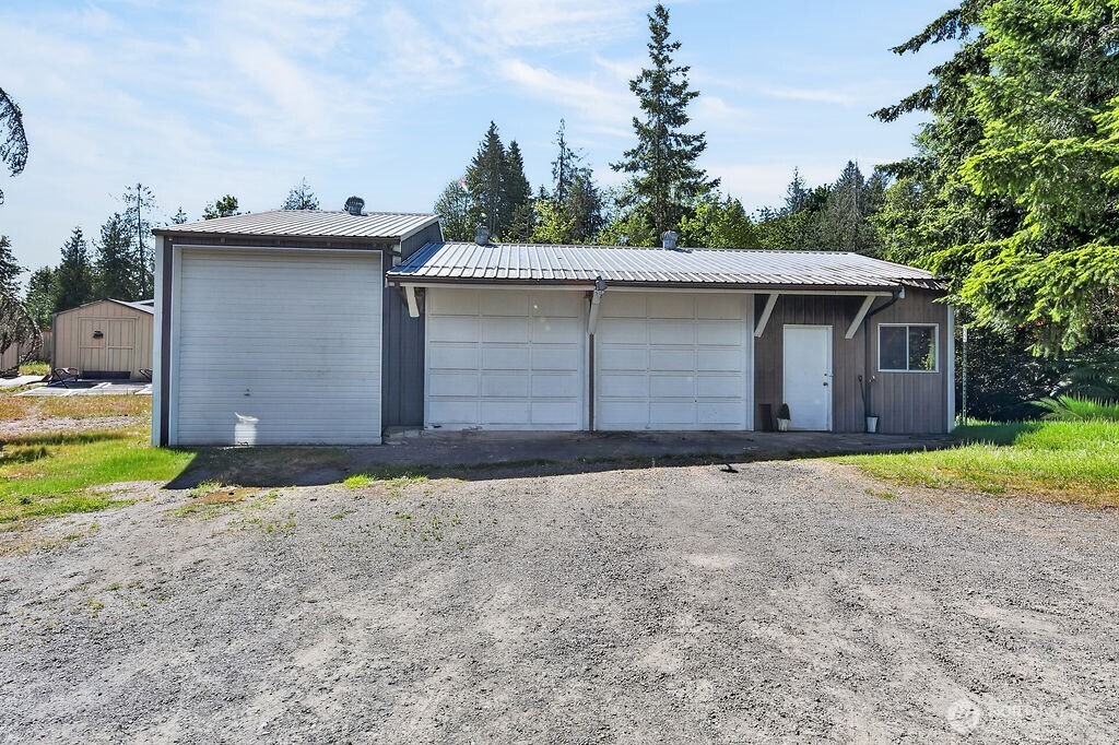 2573 Deer Park Road Property Photo 26