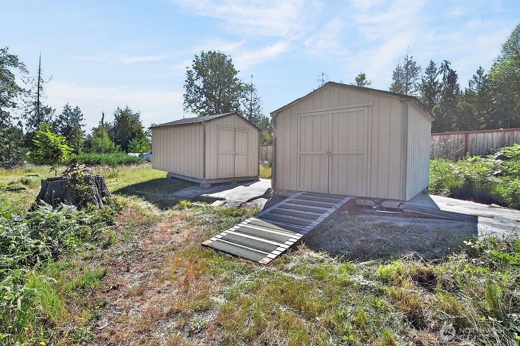 2573 Deer Park Road Property Photo 27