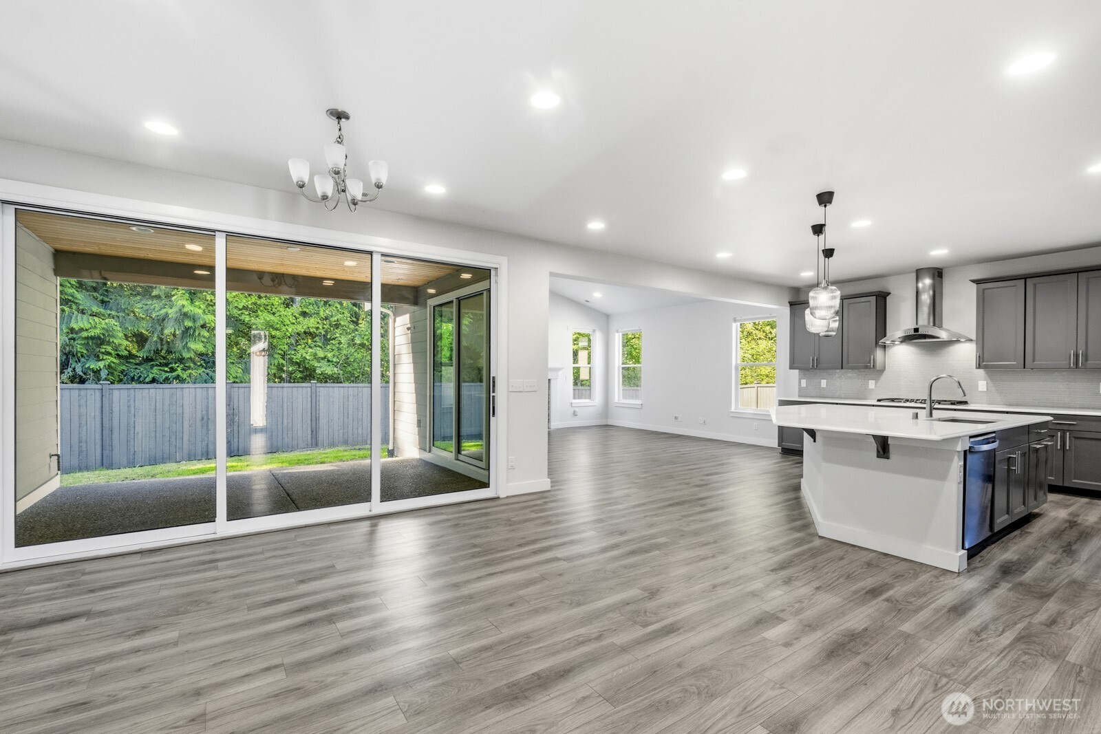 13022 157th Street Property Photo 3