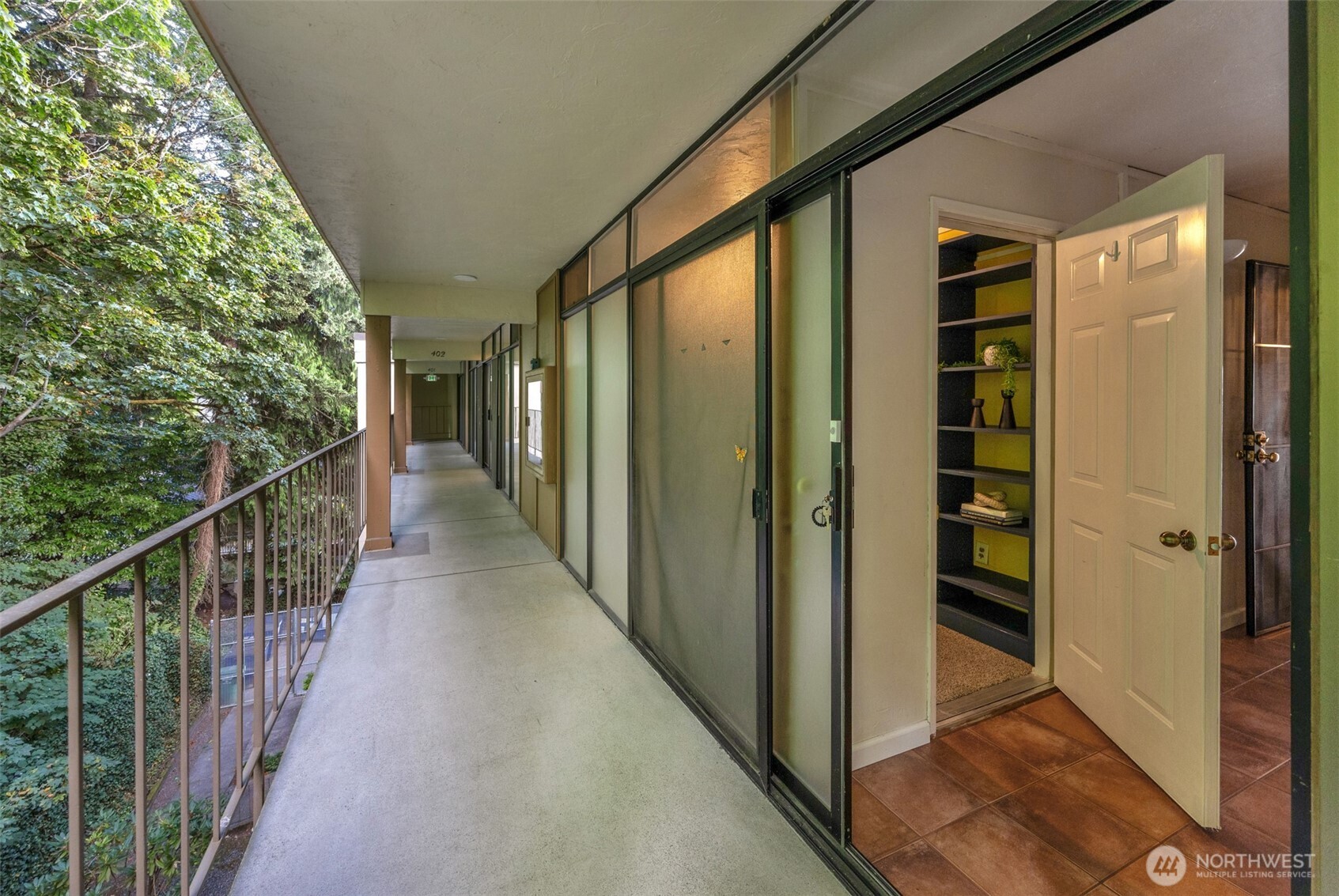 1221 Harbor Avenue 402-3 Property Photo 5