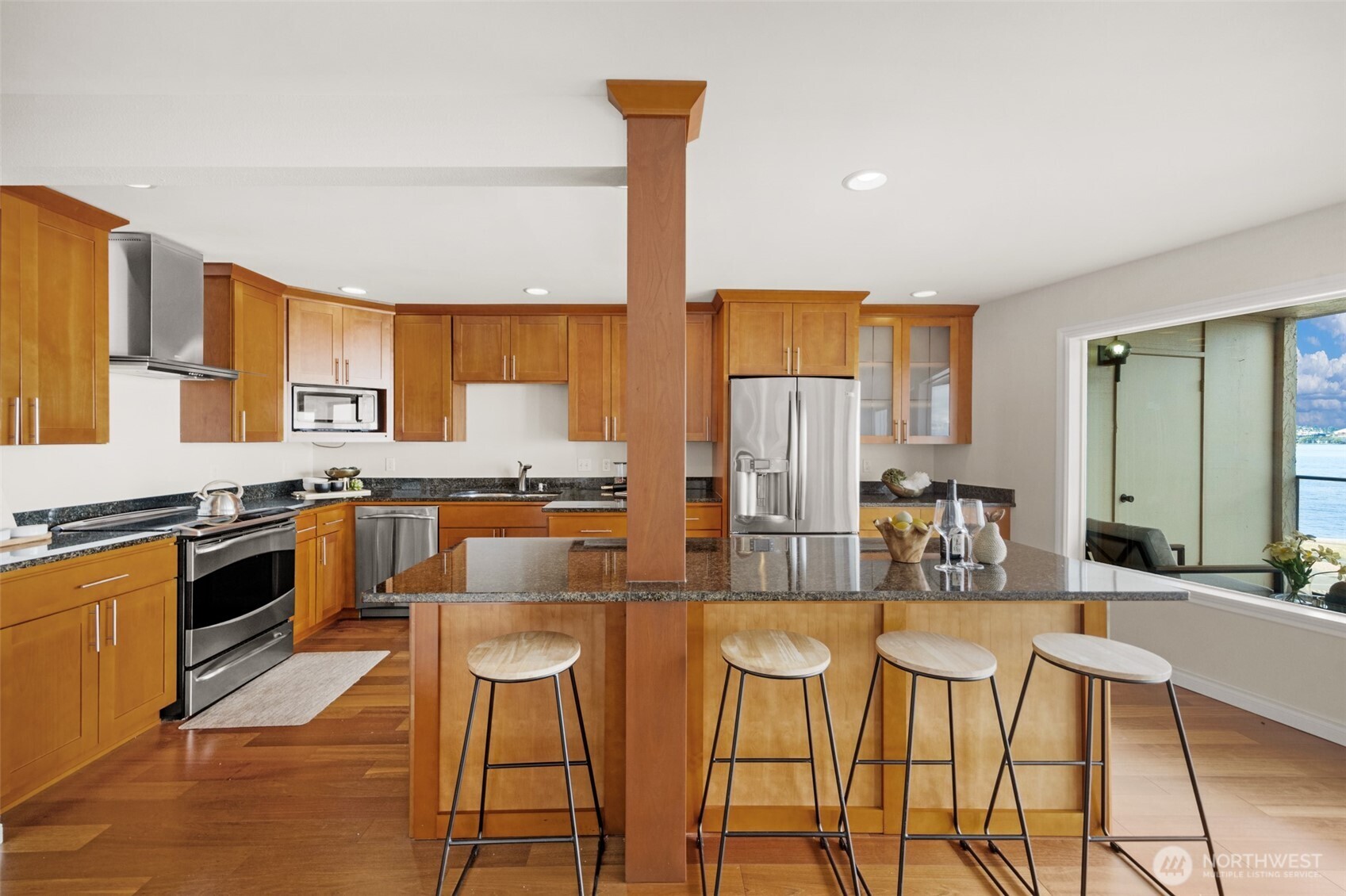 1221 Harbor Avenue 402-3 Property Photo 8