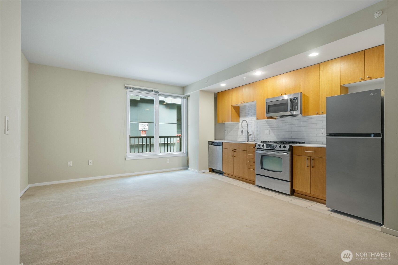 81 Clay Street 326 Property Photo 4