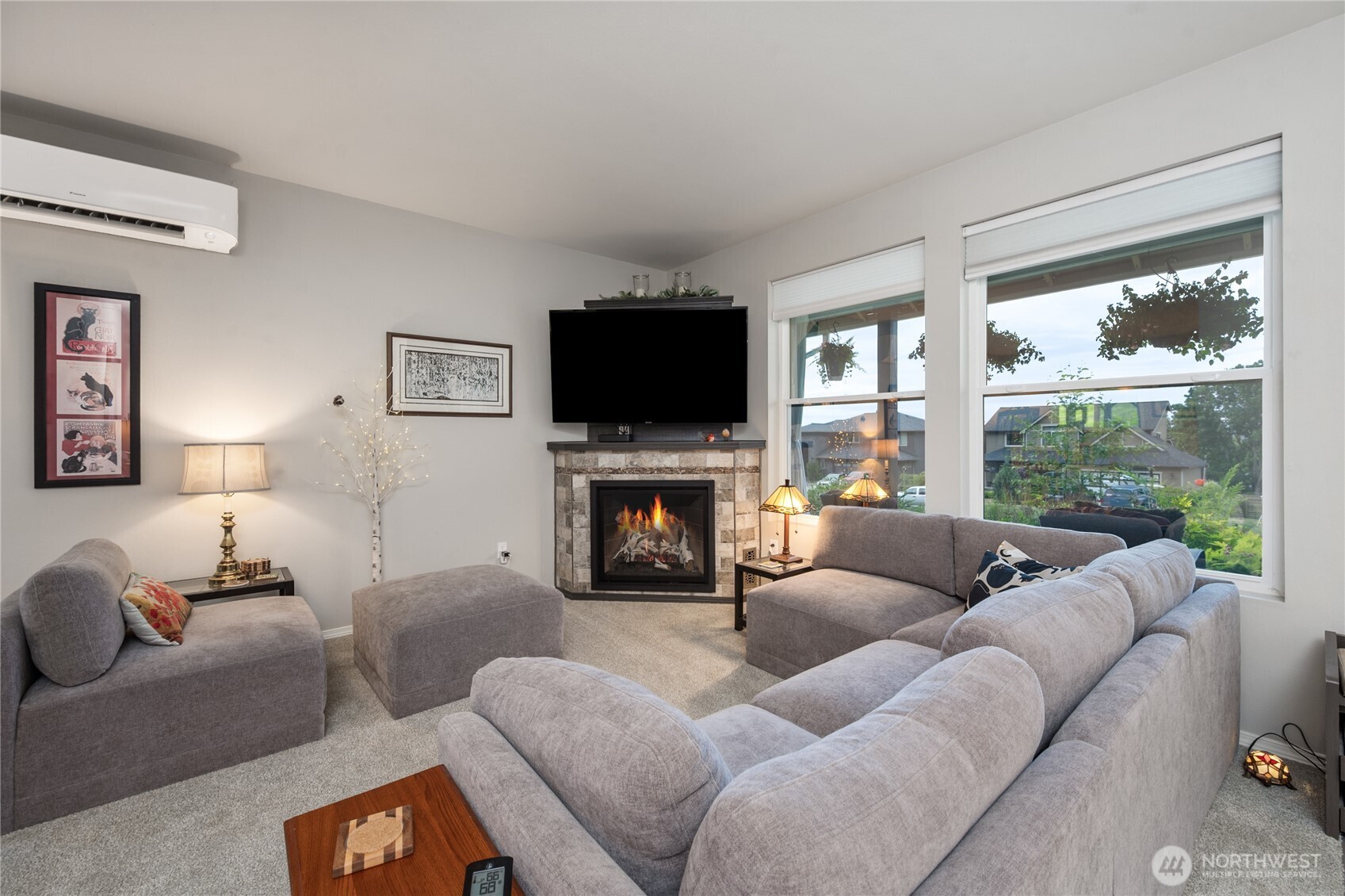 5519 Whitehorn Way Property Photo 4