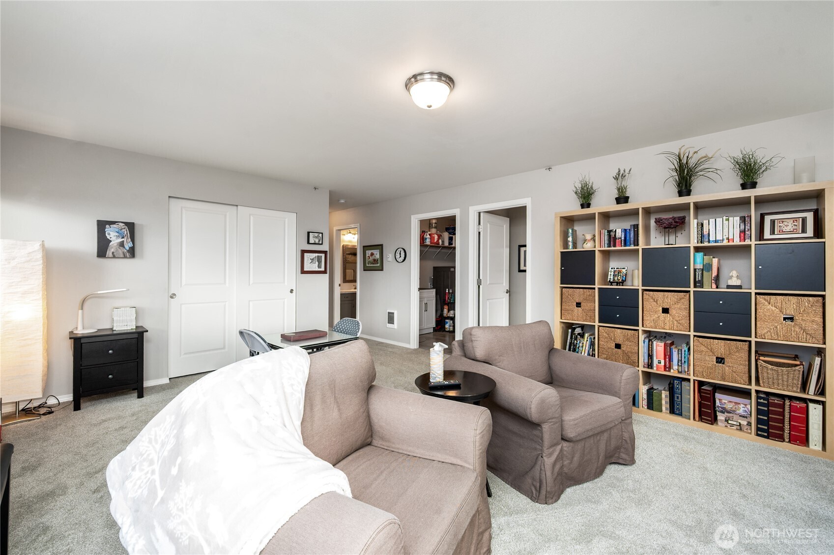 5519 Whitehorn Way Property Photo 15