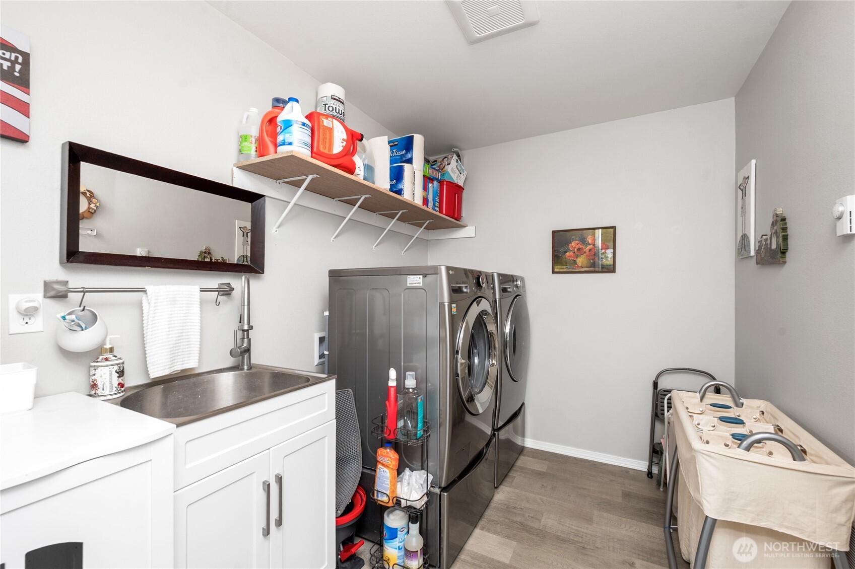 5519 Whitehorn Way Property Photo 19