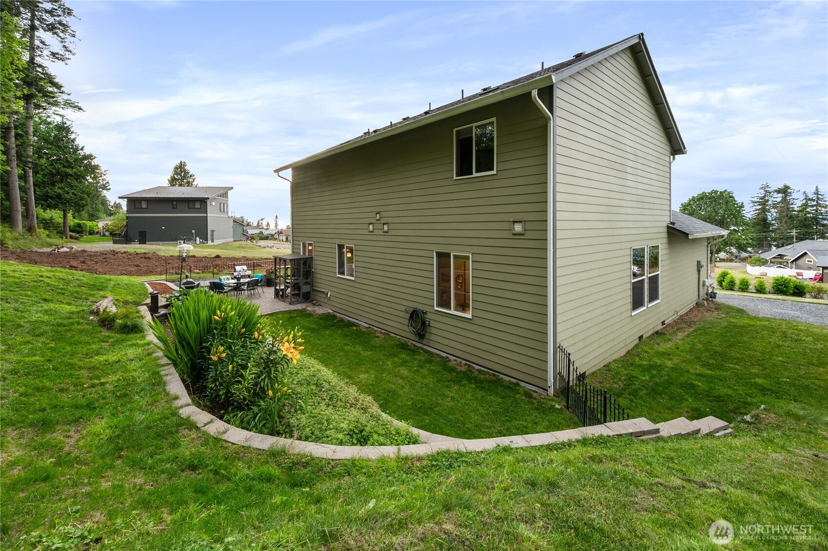 5519 Whitehorn Way Property Photo 23