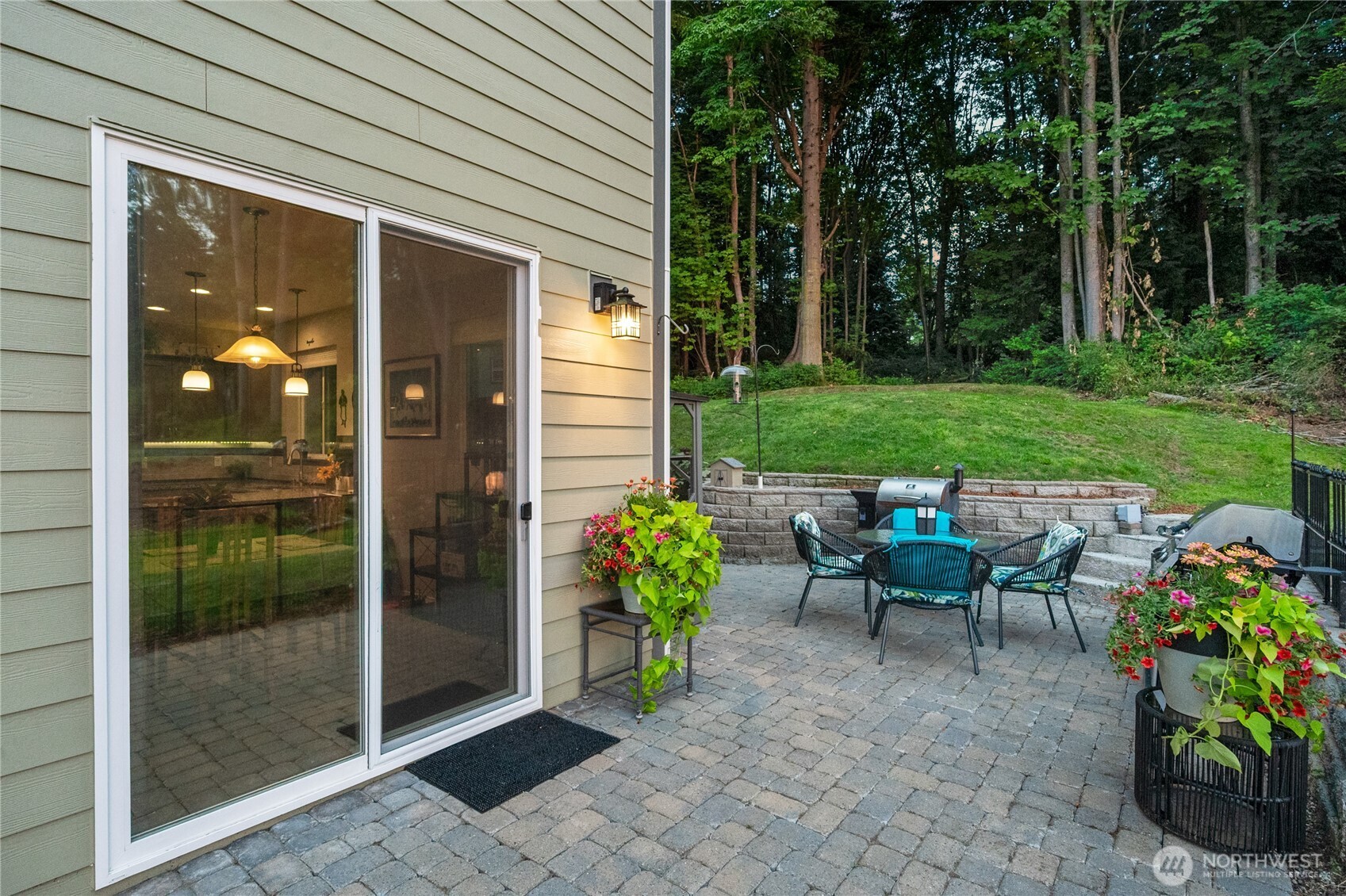 5519 Whitehorn Way Property Photo 24