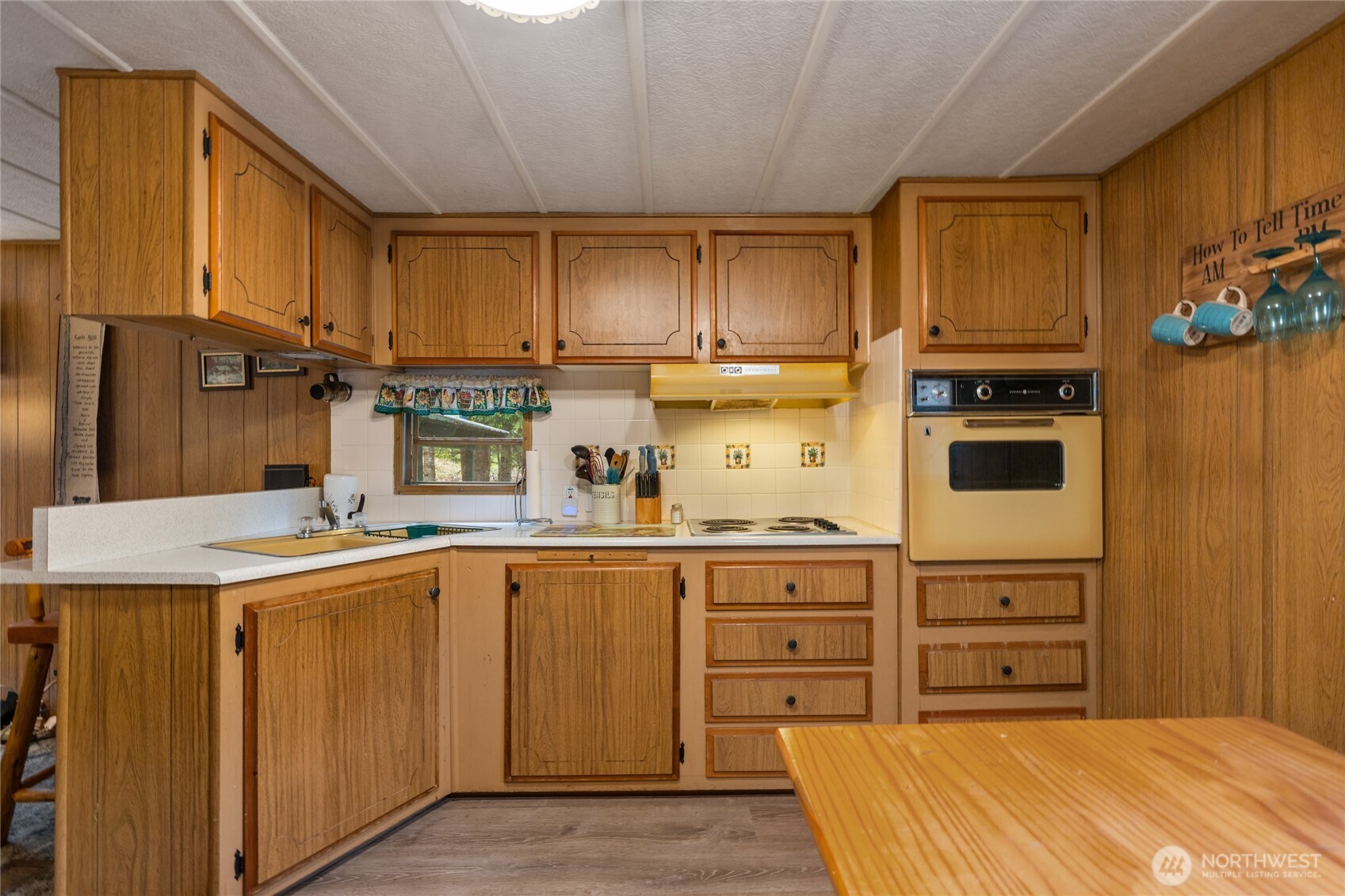 146 Paradise Drive Property Photo 7