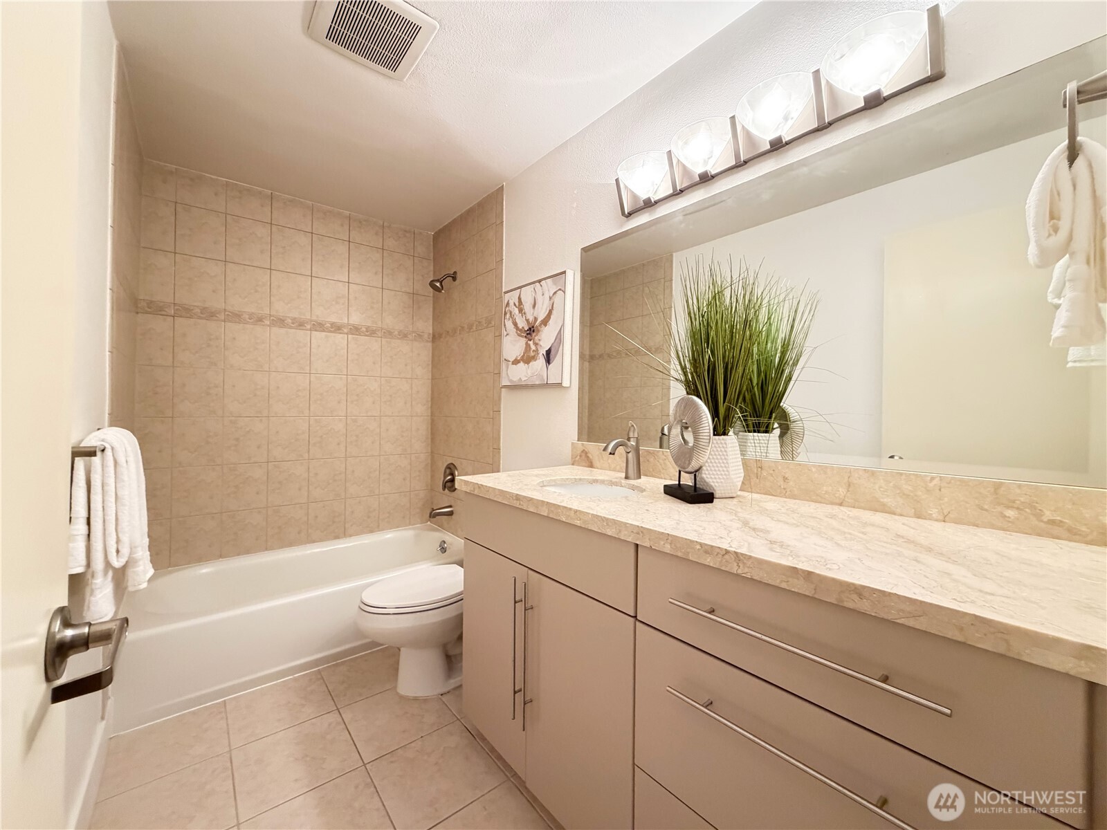 731 Broadway 301 Property Photo 23