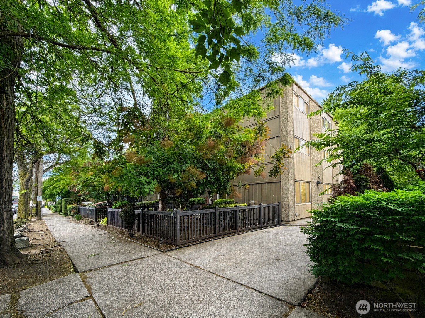 731 Broadway 301 Property Photo 25