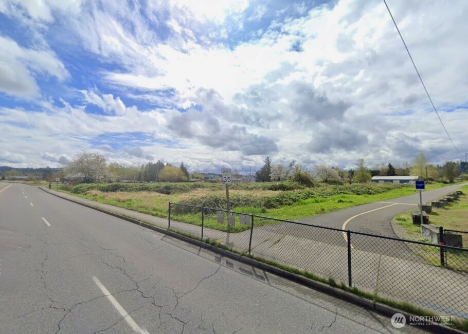 305 Tacoma Boulevard Property Photo 4