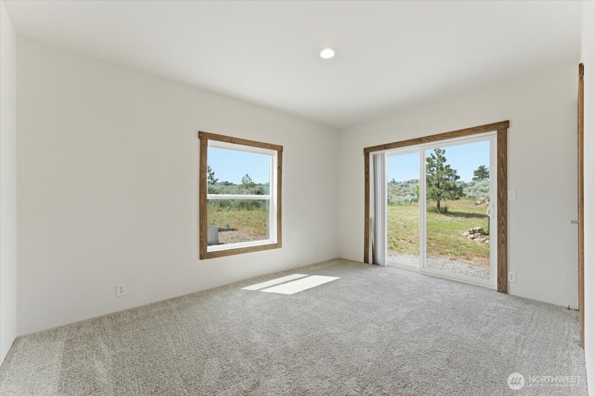 389 Muledeer Property Photo 18