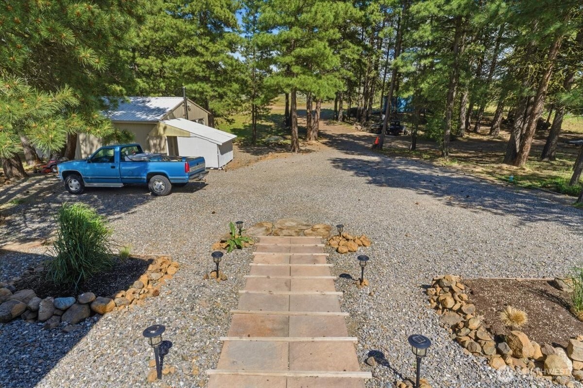 389 Muledeer Property Photo 21