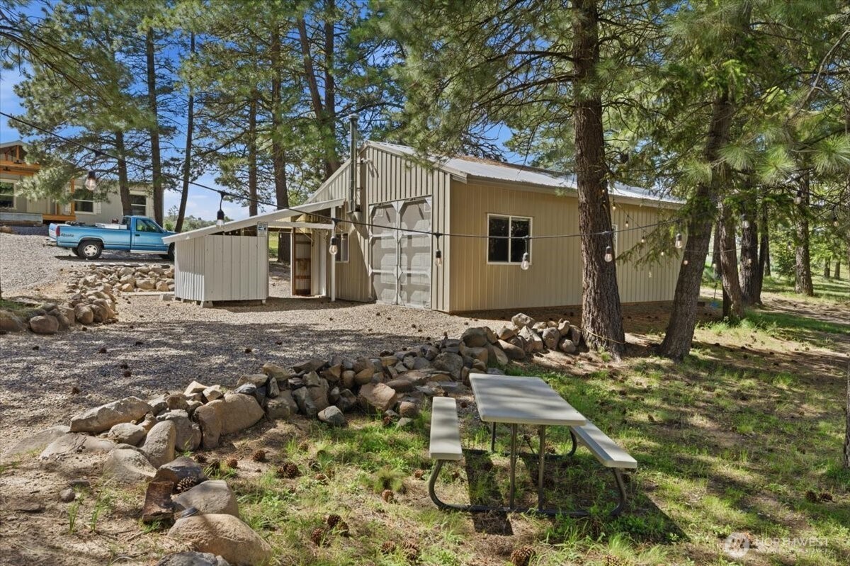 389 Muledeer Property Photo 22