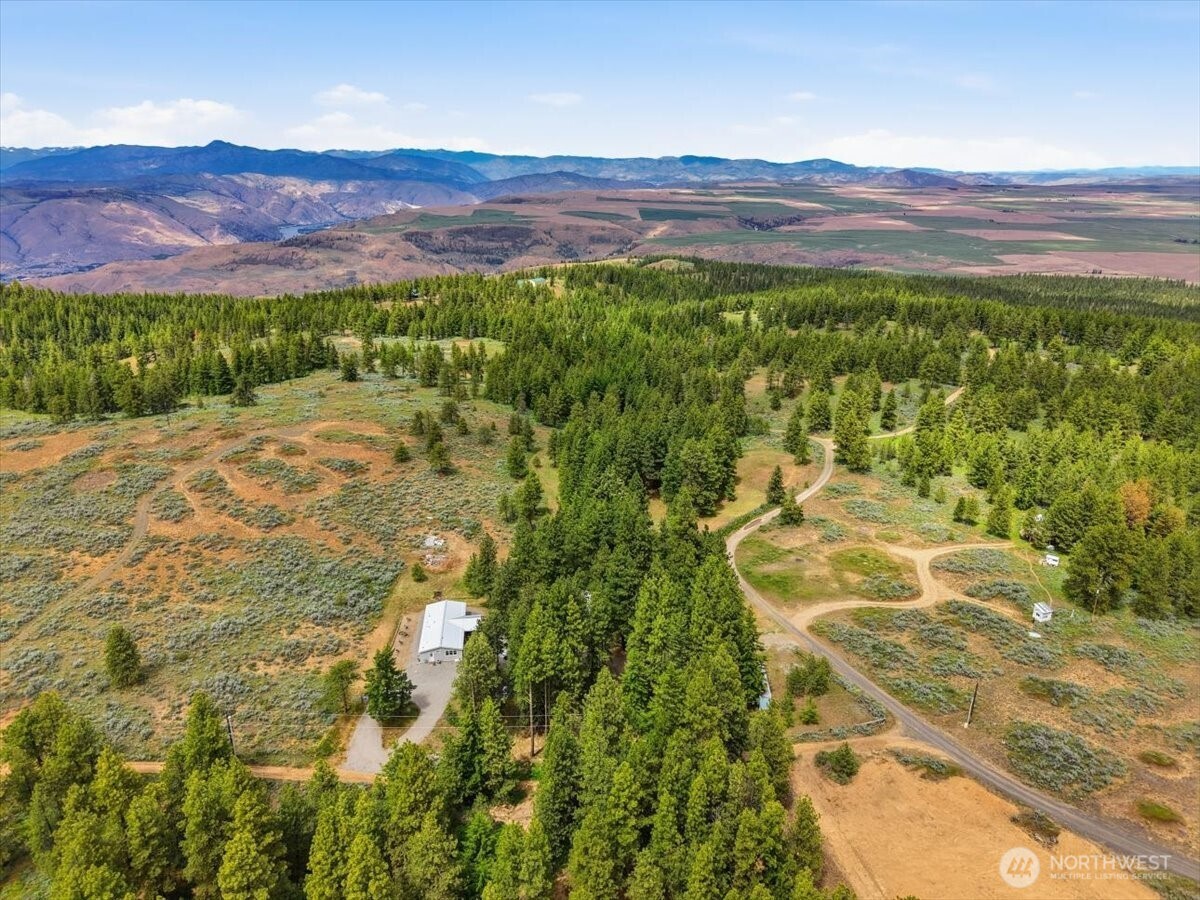 389 Muledeer Property Photo 28