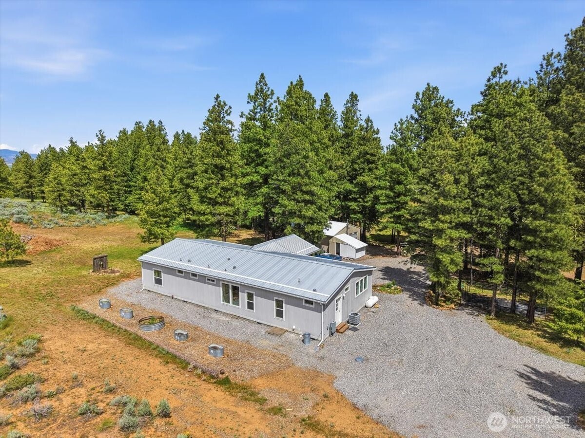 389 Muledeer Property Photo 32