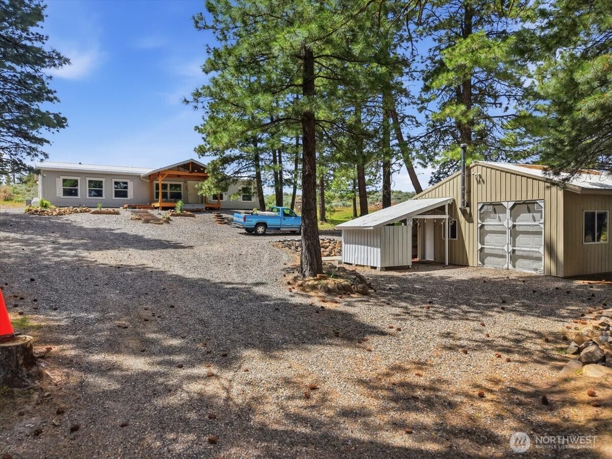 389 Muledeer Property Photo 34