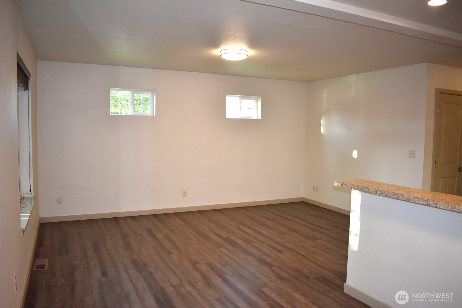 218 E Whitman Drive Property Photo 8