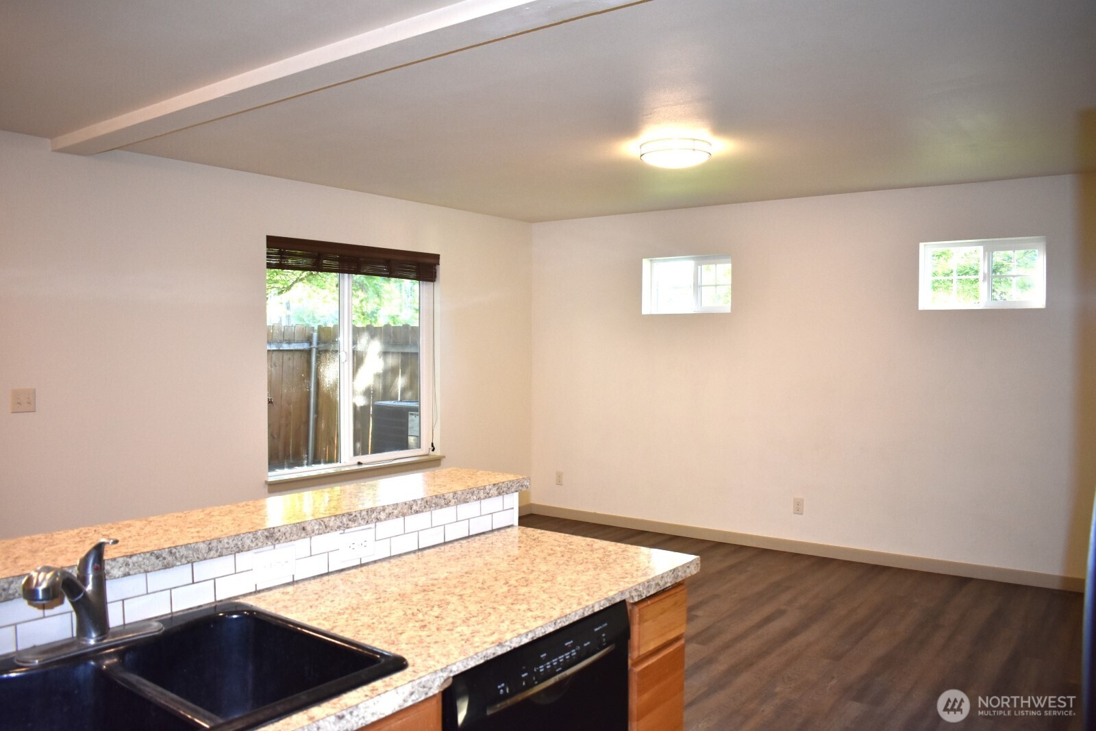 218 E Whitman Drive Property Photo 10