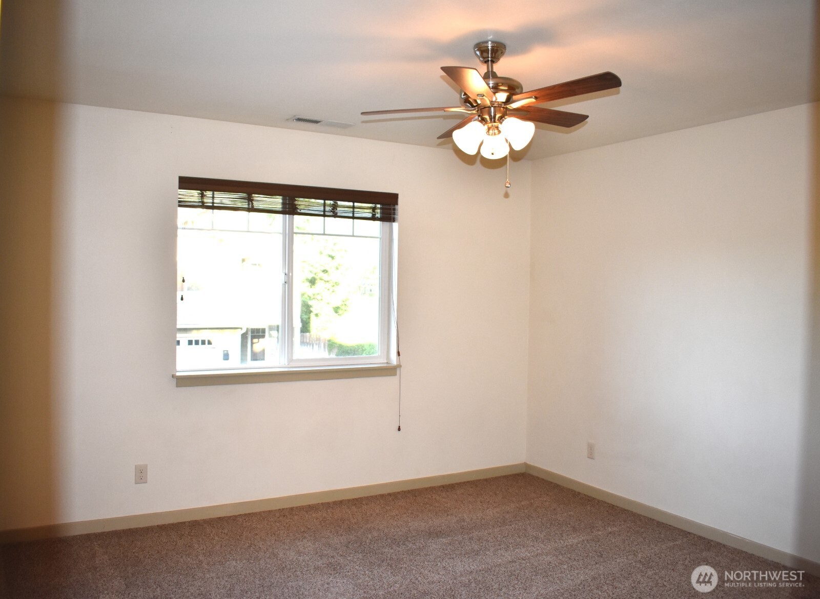 218 E Whitman Drive Property Photo 17
