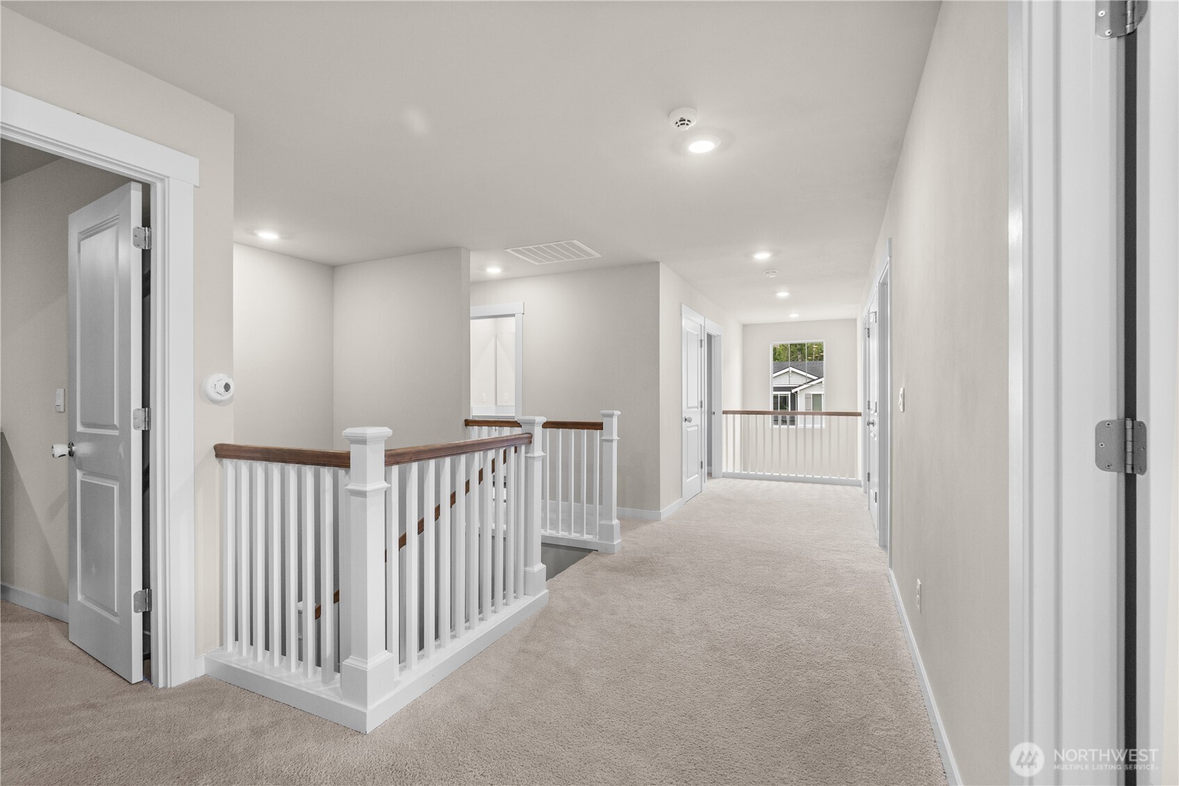 17512 Crossing Drive Property Photo 15