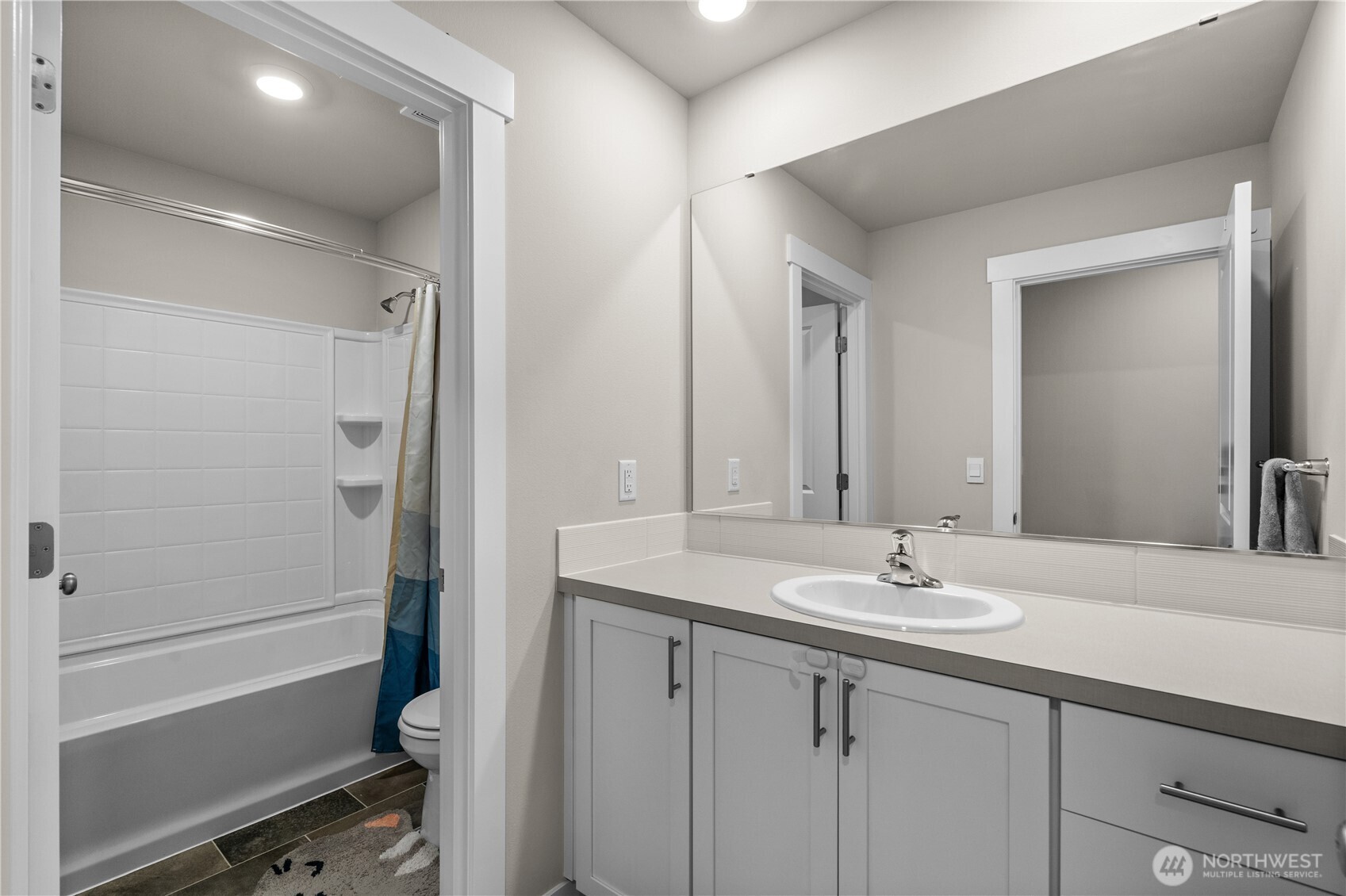 17512 Crossing Drive Property Photo 25