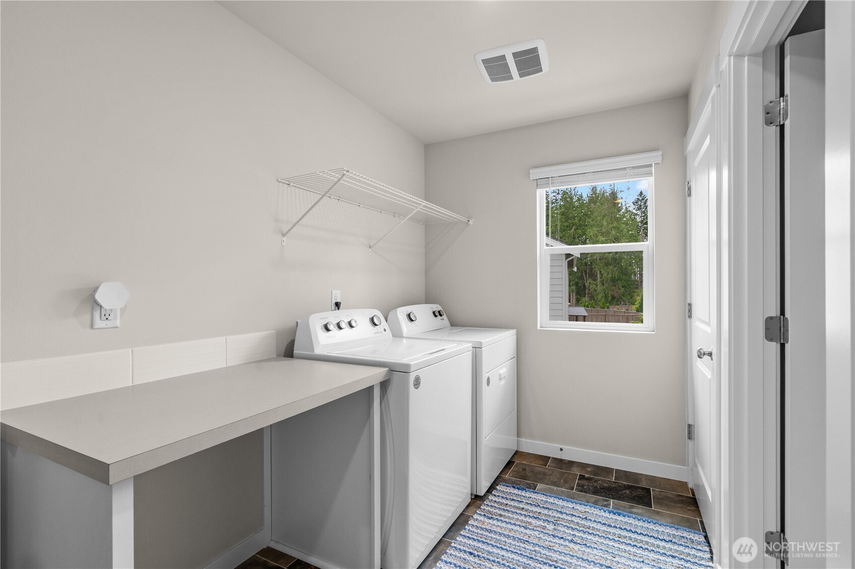17512 Crossing Drive Property Photo 27