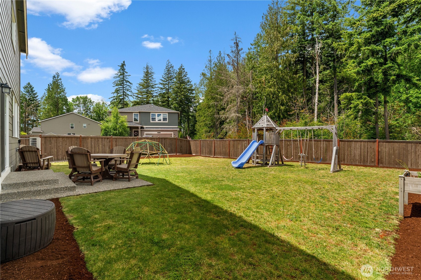 17512 Crossing Drive Property Photo 28