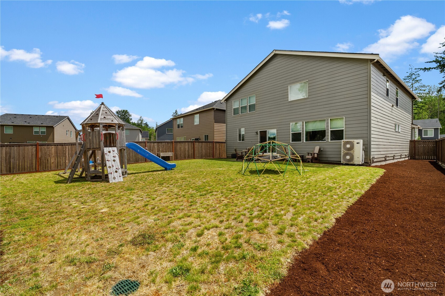 17512 Crossing Drive Property Photo 31