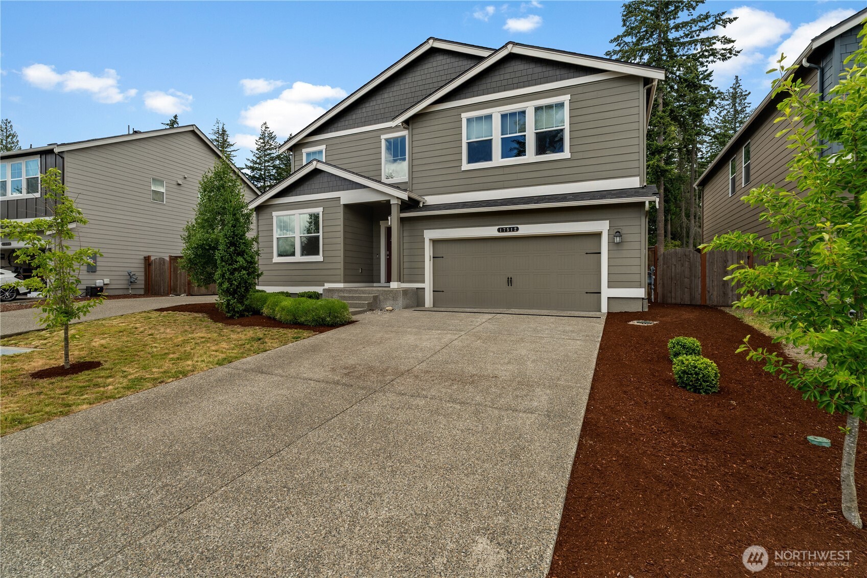 17512 Crossing Drive Property Photo 33