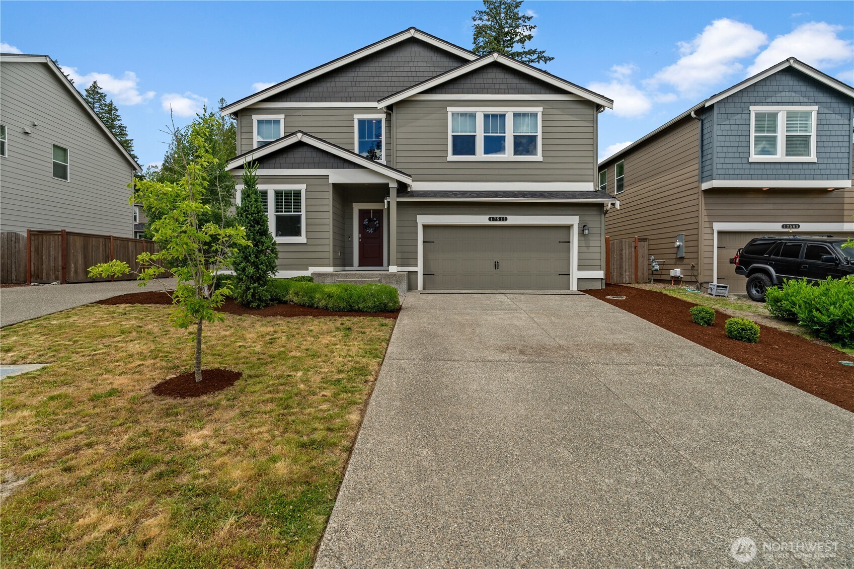 17512 Crossing Drive Property Photo 34