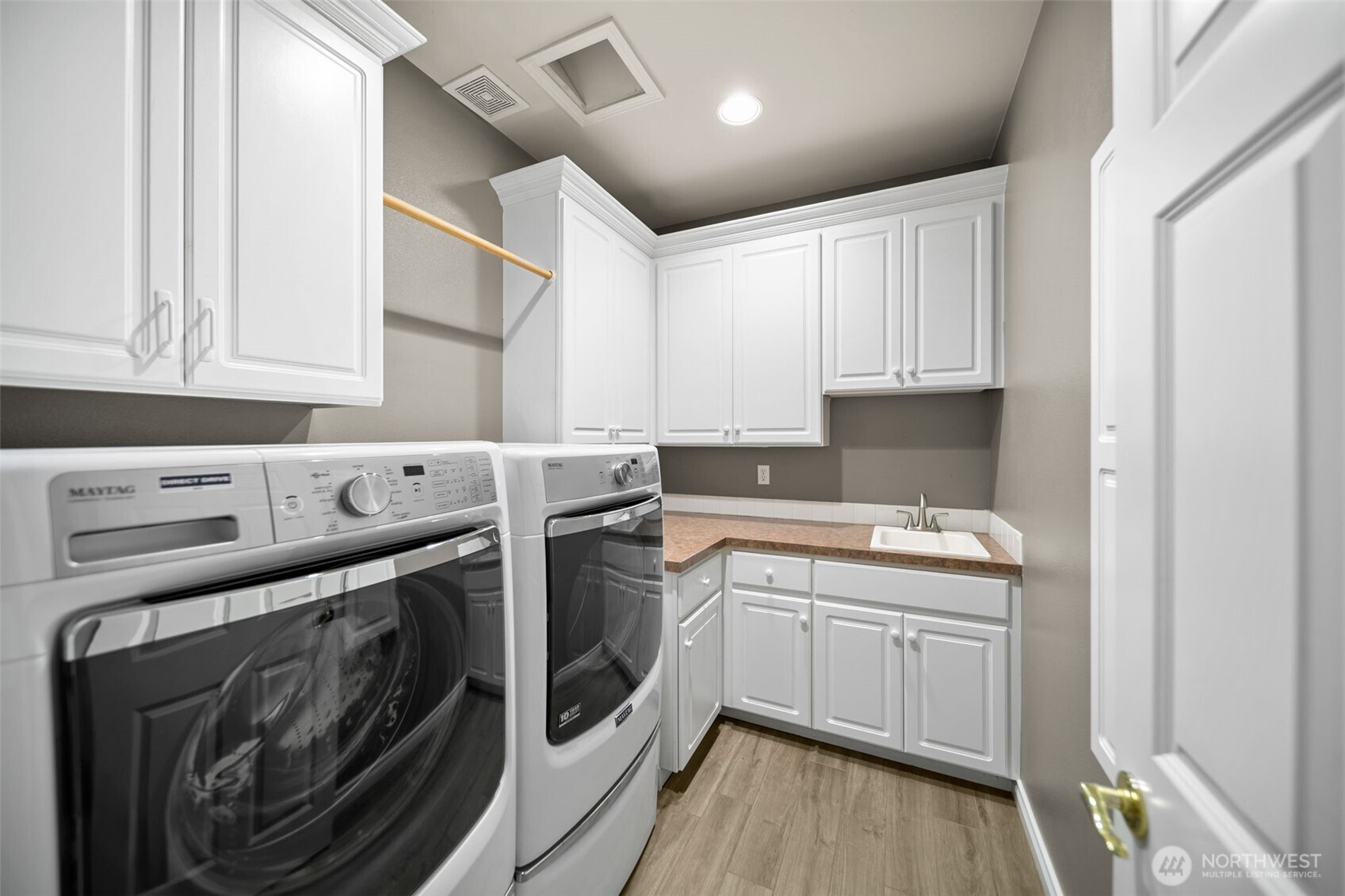 2021 Broadhurst Place Property Photo 21