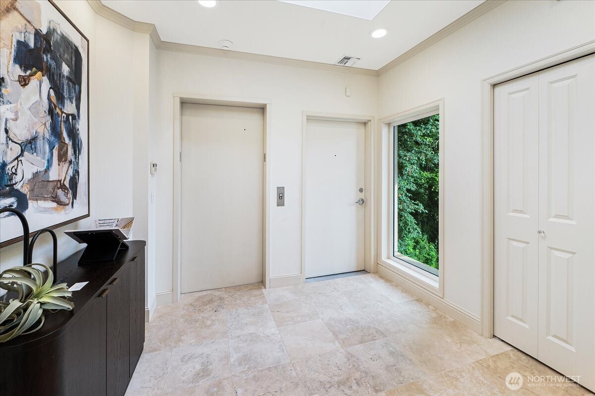 1338 Alki Avenue 500 Property Photo 2