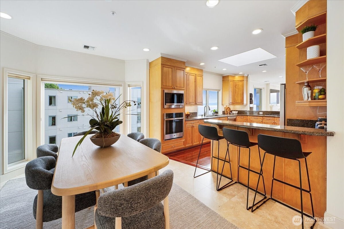 1338 Alki Avenue 500 Property Photo 4