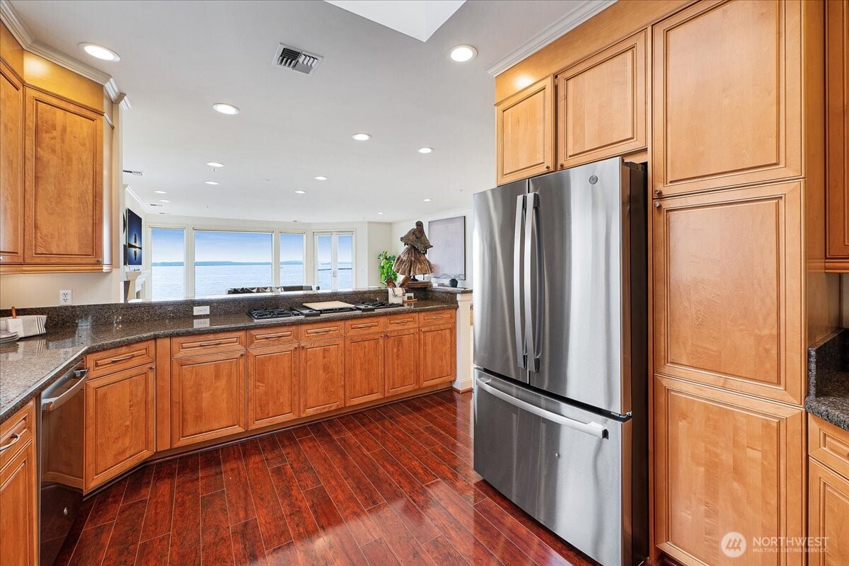 1338 Alki Avenue 500 Property Photo 7