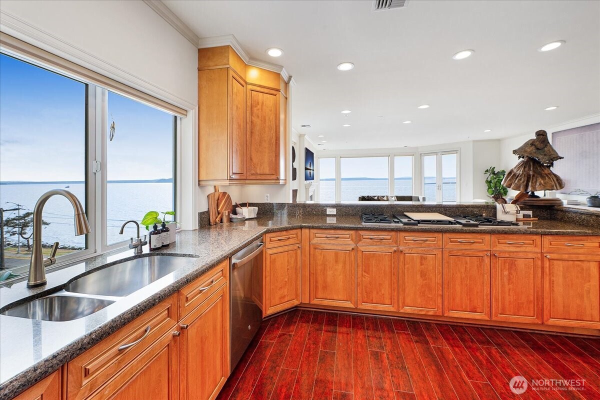 1338 Alki Avenue 500 Property Photo 8
