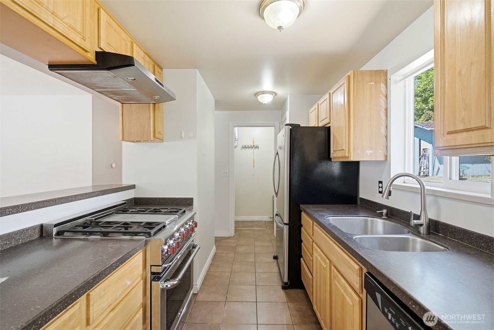 4258 S 158th Street Property Photo 6
