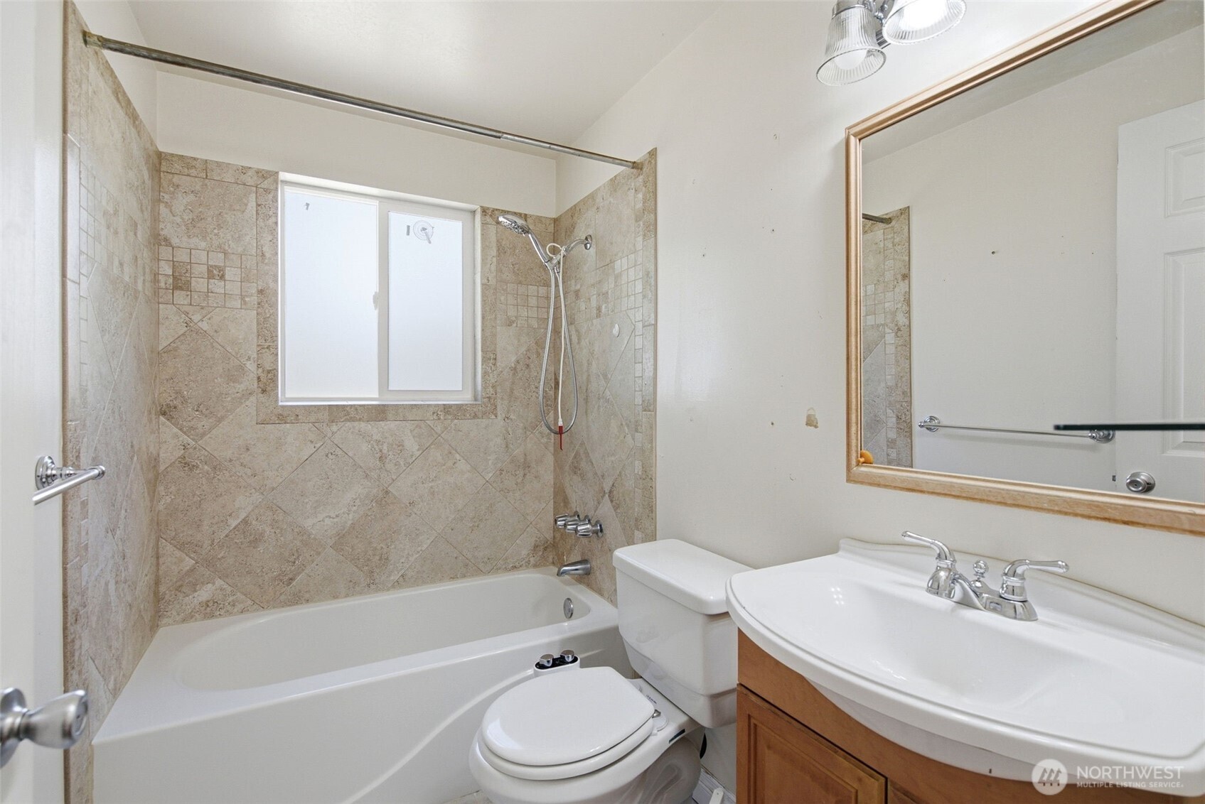 4258 S 158th Street Property Photo 12